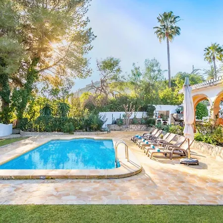Vila Tesoro By